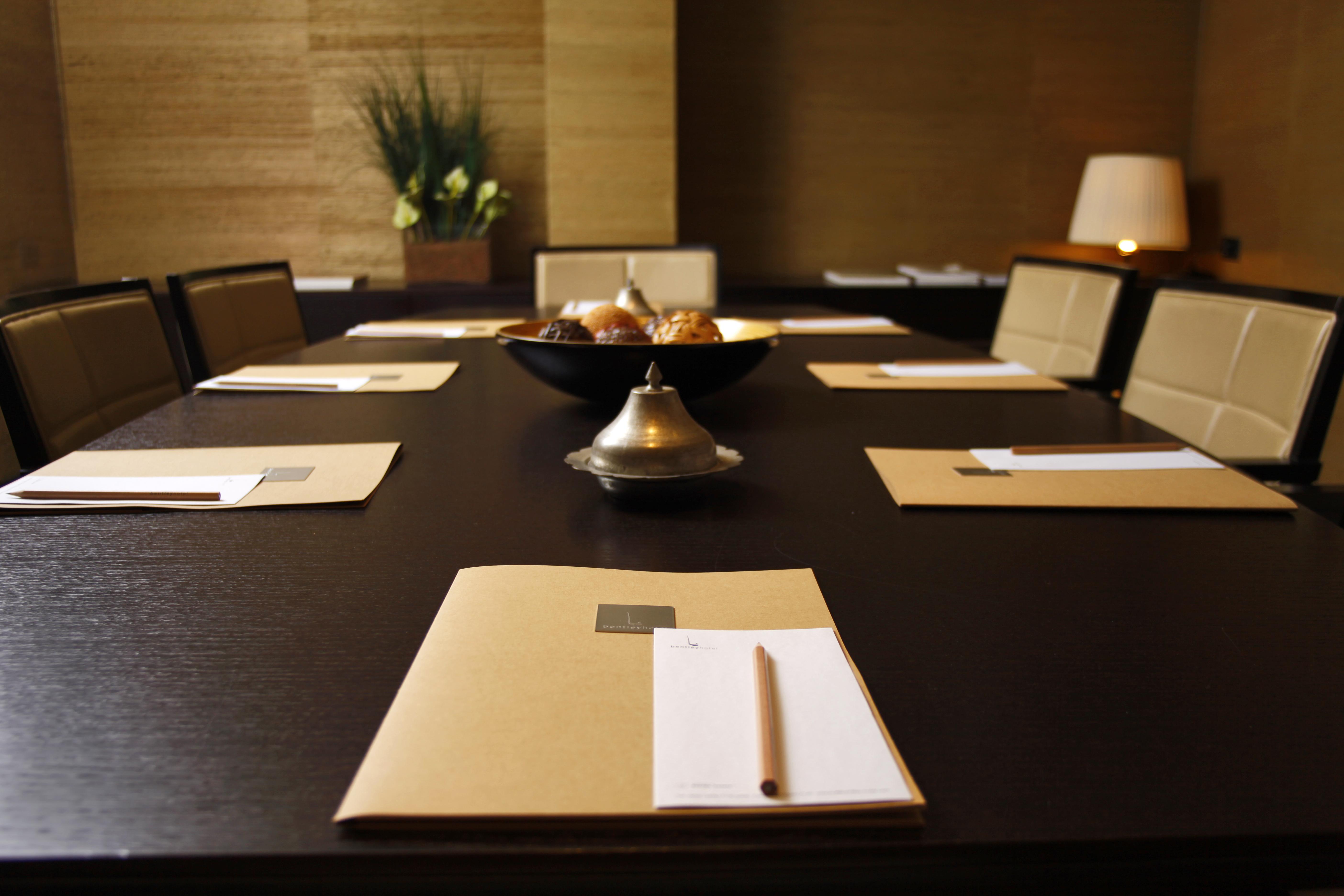 Bentley Hotel Bosphorus - Special Class Isztambul Kültér fotó A meeting room at a hotel