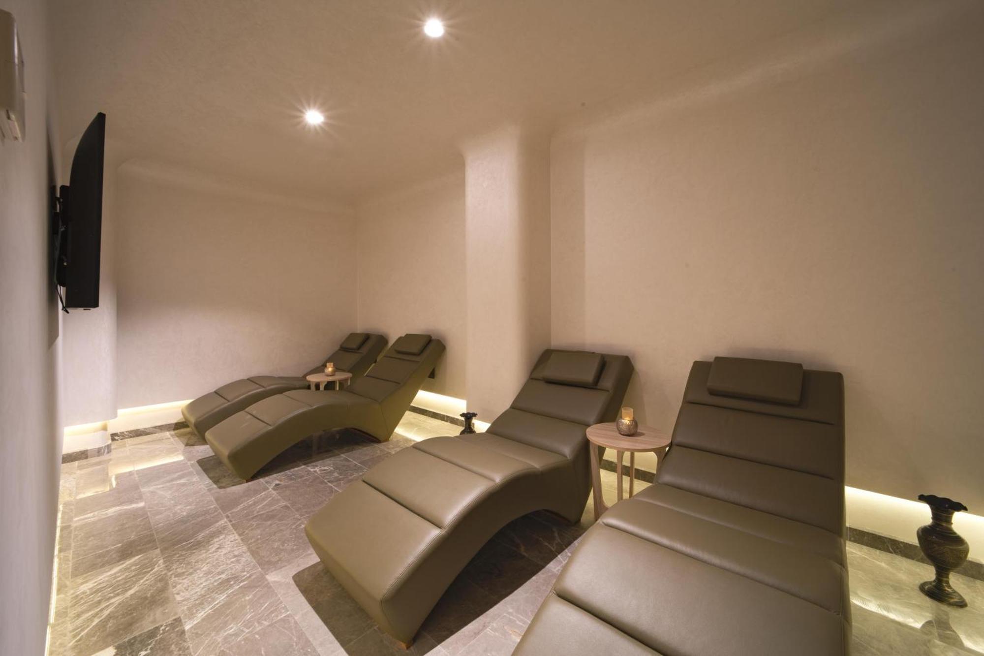 Bentley Hotel Bosphorus - Special Class Isztambul Kültér fotó The relaxation room